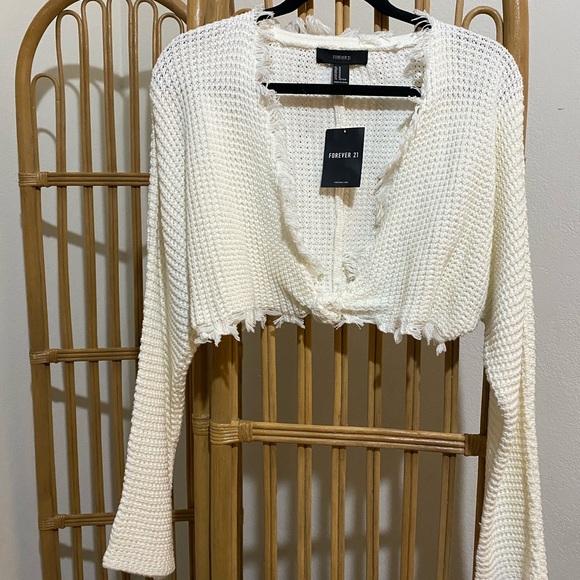 Forever 21 Tops - Cropped knit long sleeve top